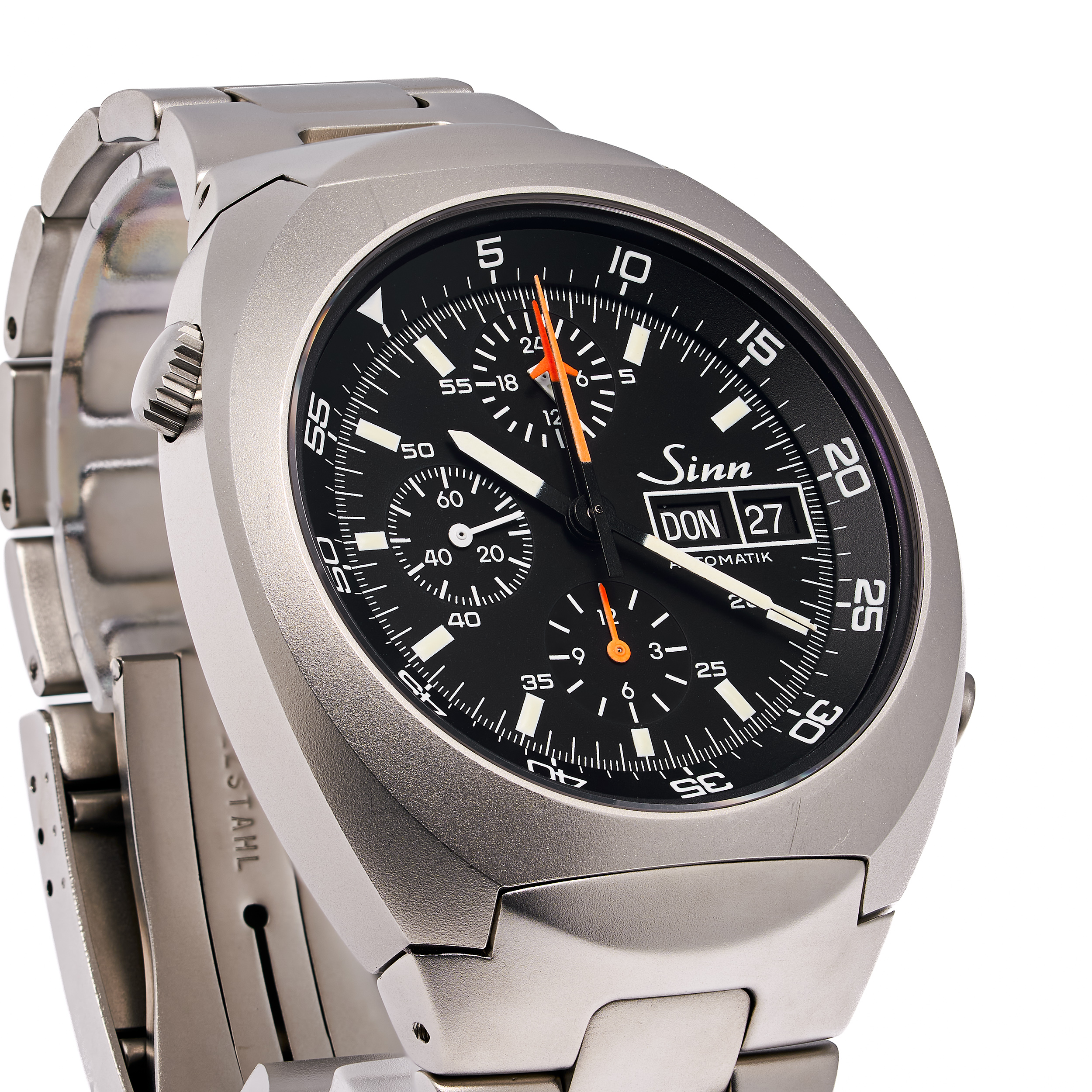 142 St II – Weltraum-Chronograph 44 Schwarz