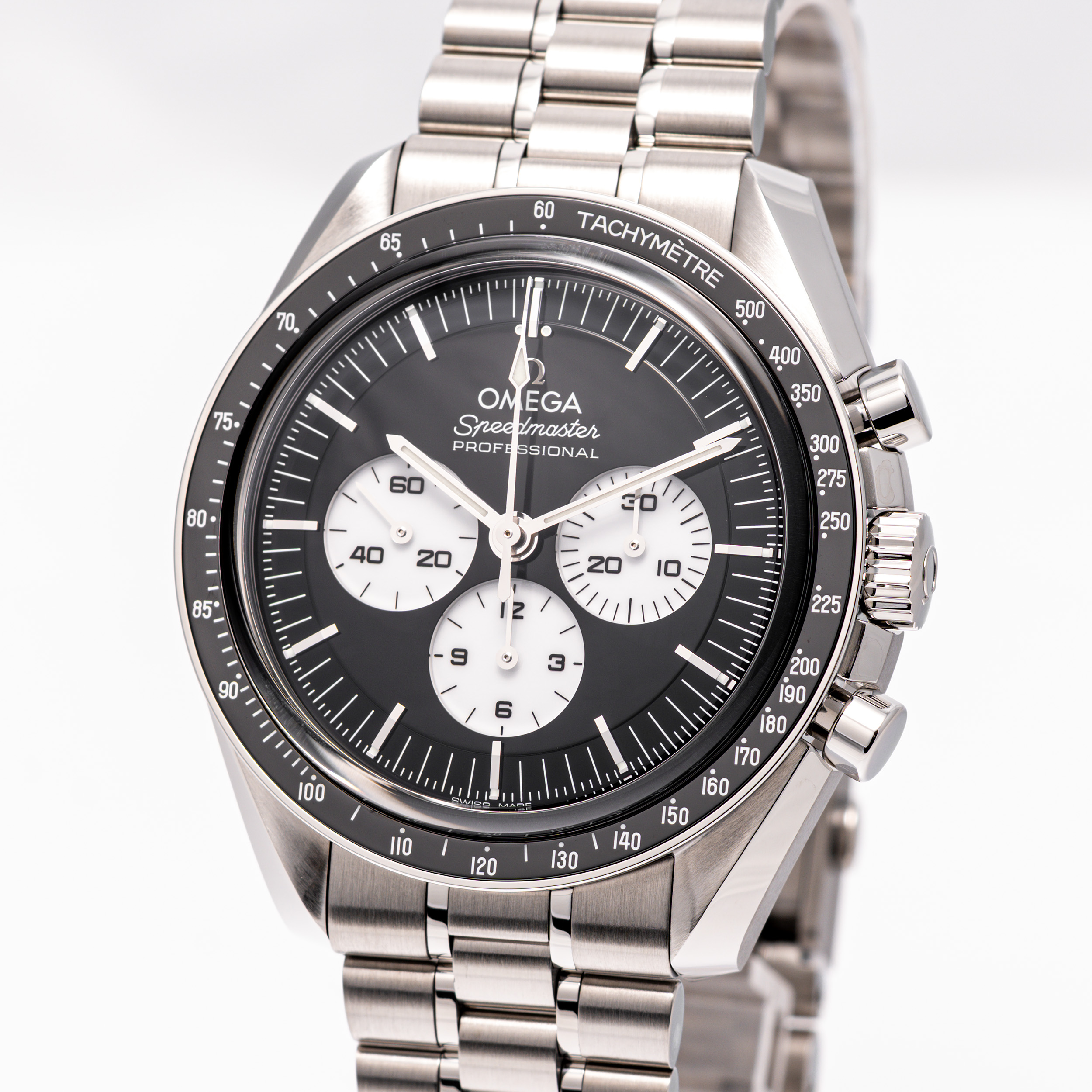 Speedmaster Moonwatch 42 Reverse Panda