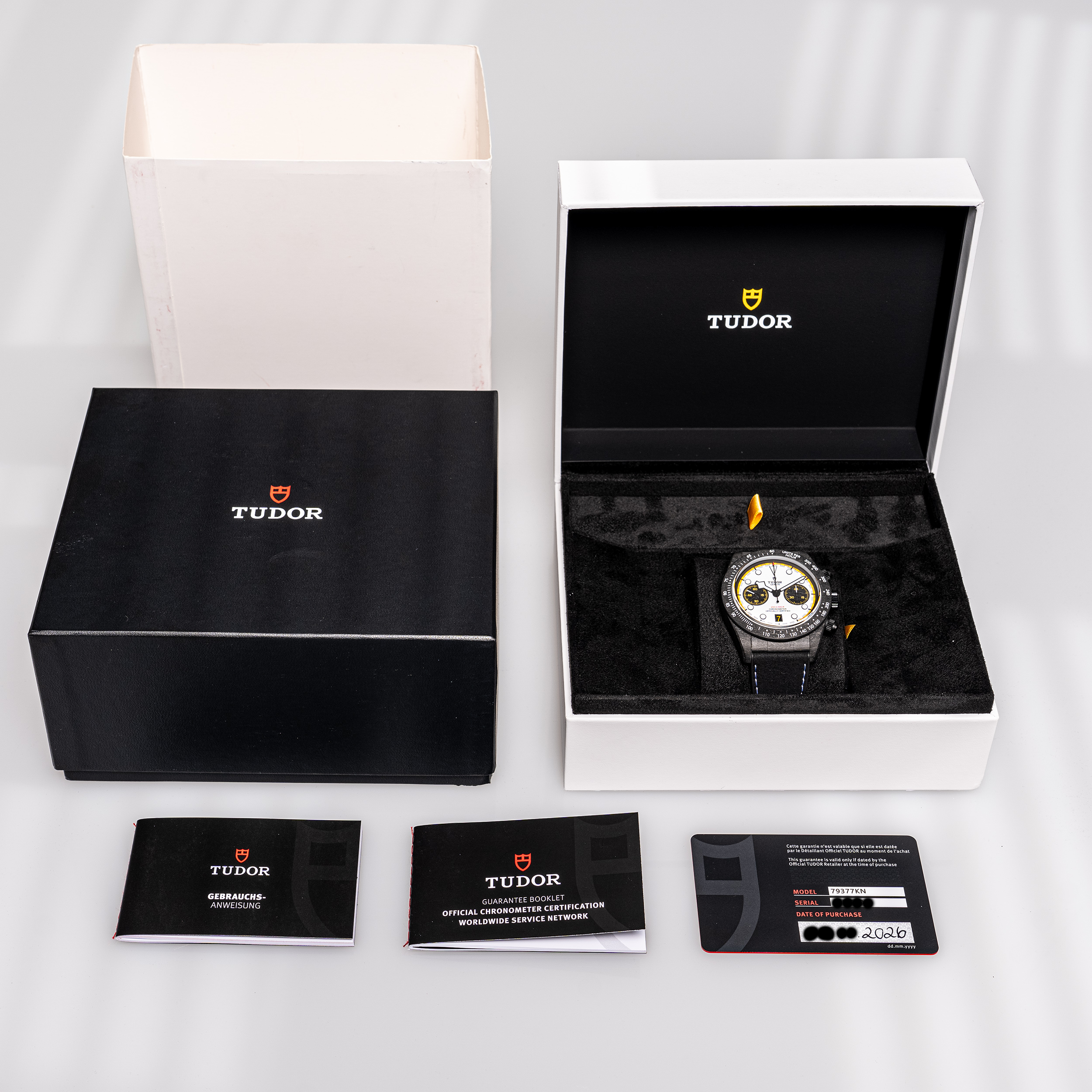 Black Bay Chrono Carbon Limited Weiß