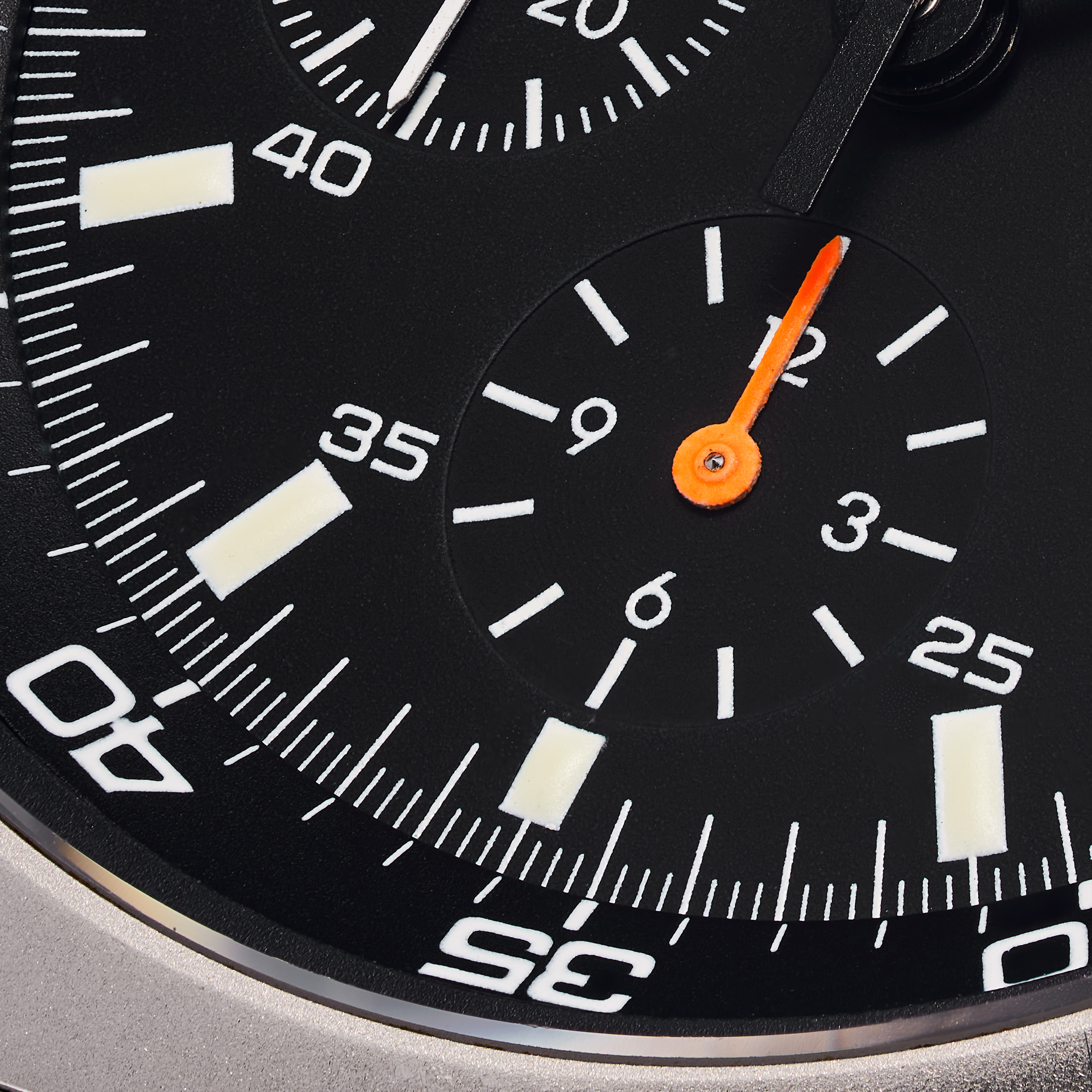 142 St II – Weltraum-Chronograph 44 Schwarz